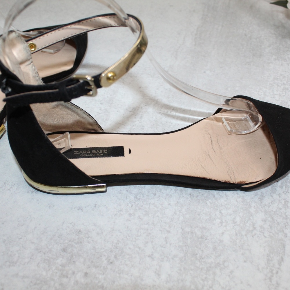 SOLD Zara Pointed Toe Flats in Black & Gold - Picture 6 of 8